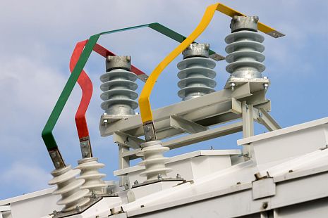Разъединитель РЛНД 1-10/400 УХЛ1 с приводом ПРНЗ-10 ТЭМЗ
